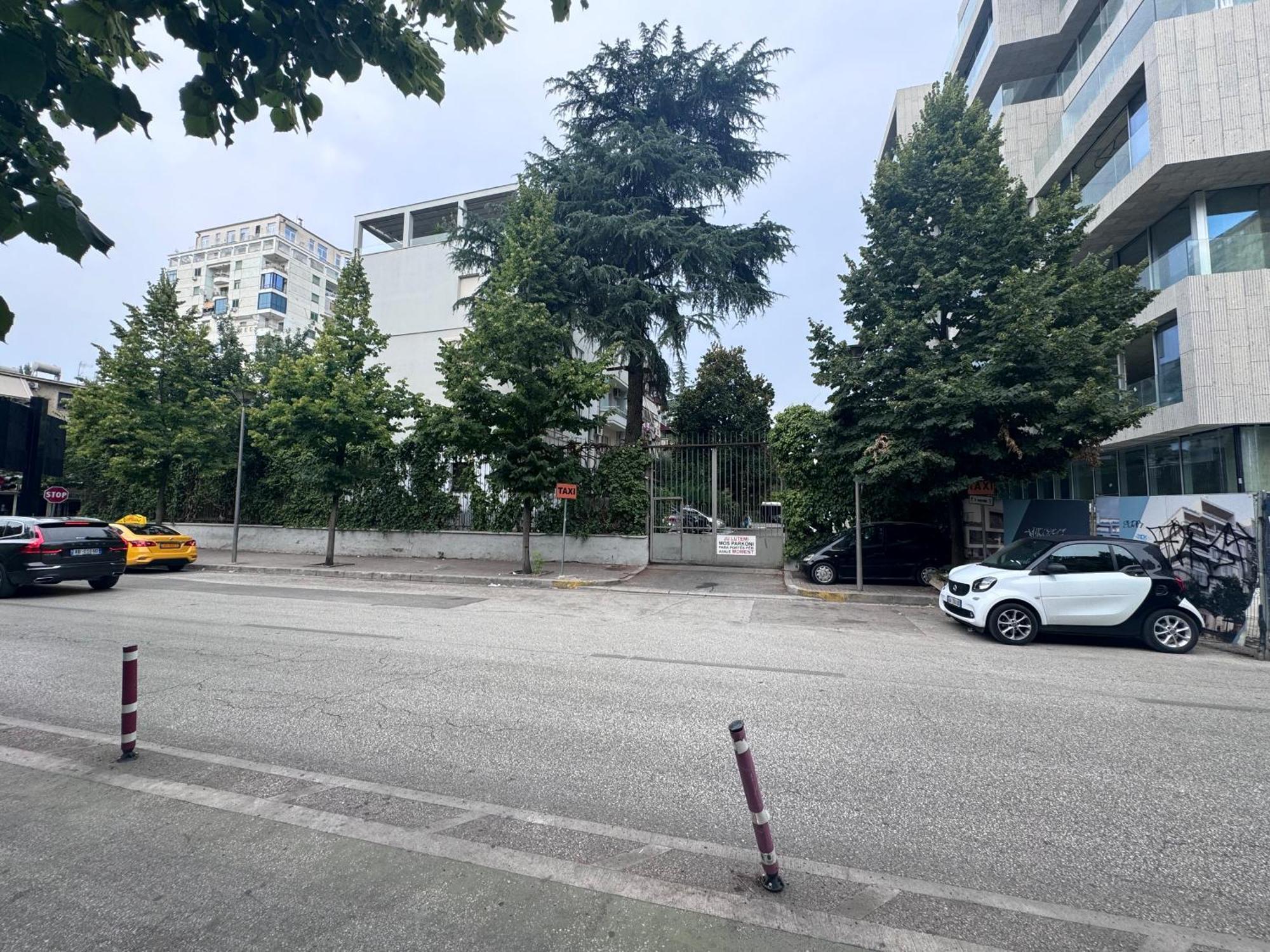 The Hidden Gem Of Blloku Apartment Tirana Bagian luar foto