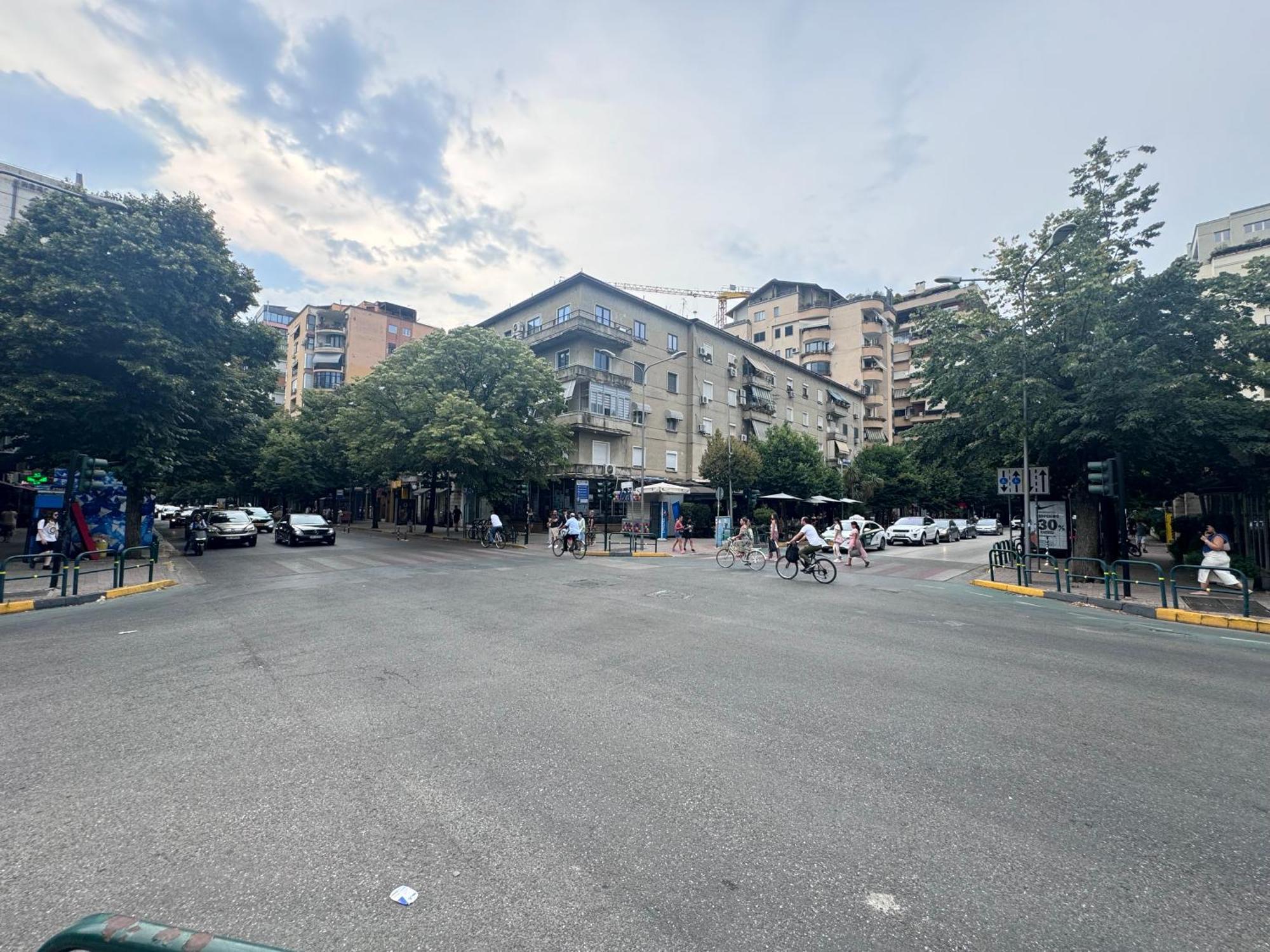 The Hidden Gem Of Blloku Apartment Tirana Bagian luar foto